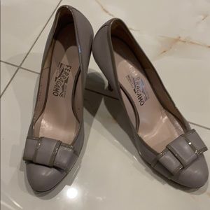 Ferragamo  gorgeous high heel pumps great condn